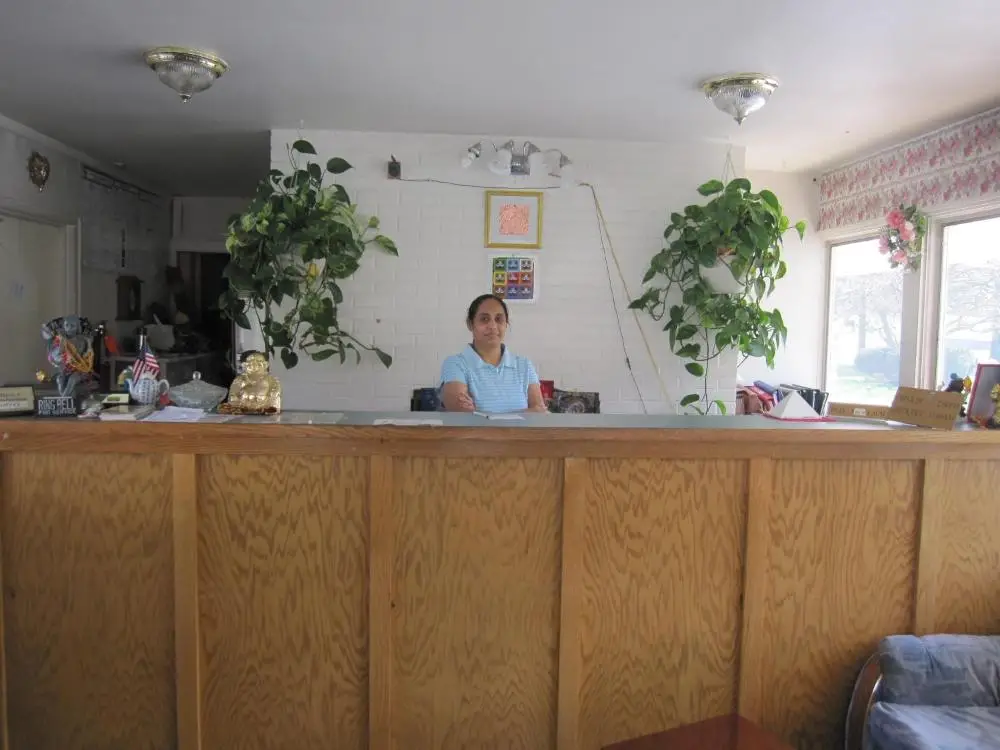 Budget Inn Fairport 10